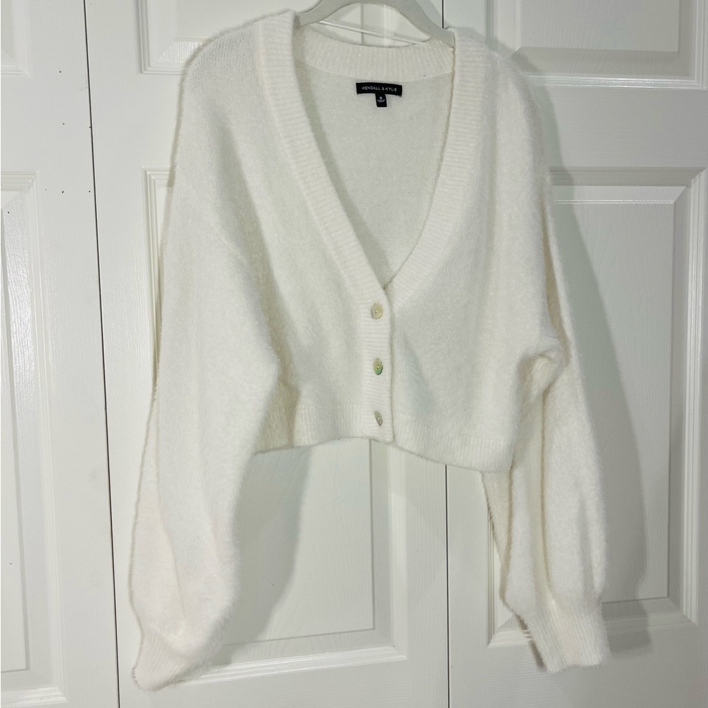 KENDAL & KYLIE | White Fuzzy Sweater, cropped